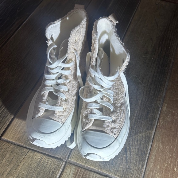 Converse Women's Cream Textured Sneakers - Picture 1 of 9